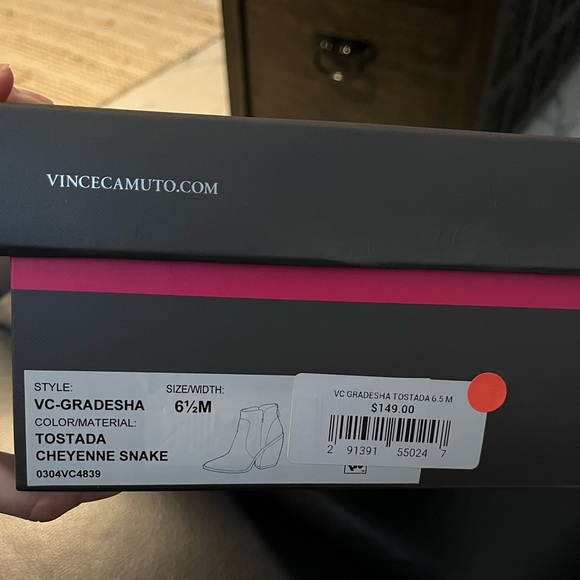 Vince Camuto Snakeskin Ankle boots - Picture 5 of 5